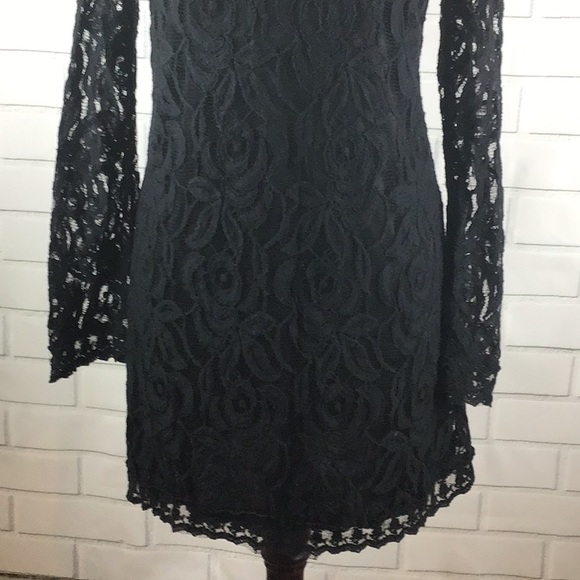 Floral lace overlay dress - Picture 3 of 6